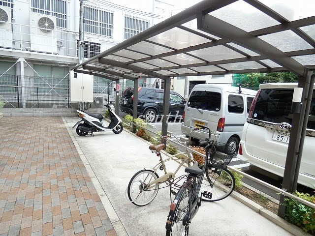 敷地内・建物