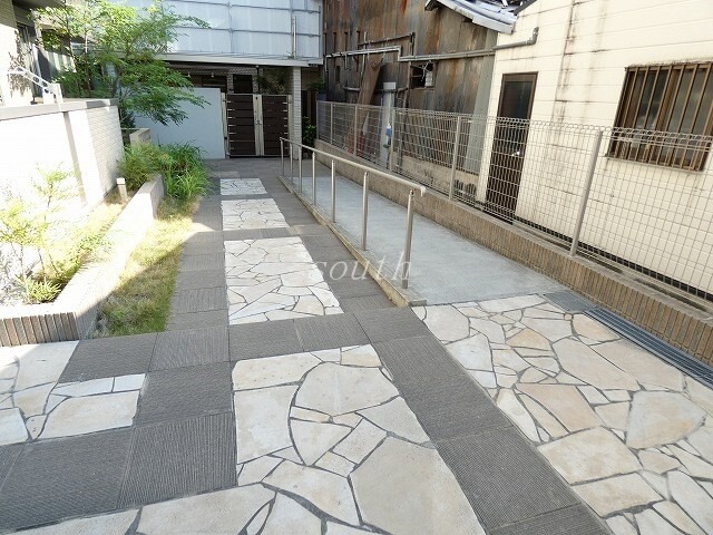 敷地内・建物